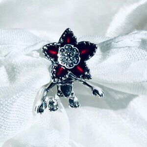 👹✨ NWOT Stranger Things Moveable Demogorgon Charm 🩸